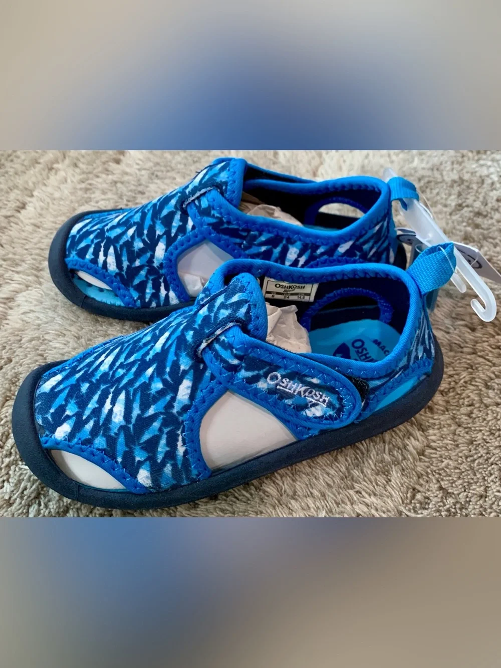 OshKosh B'gosh Bright Blue Patterned Kids Water Shoes
